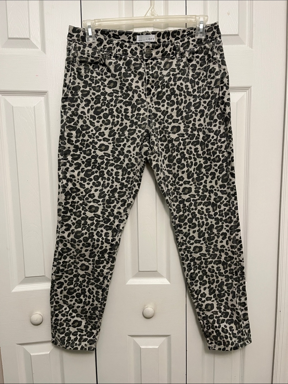LOFT Black & White Leopard Print Skinny Pants size 10